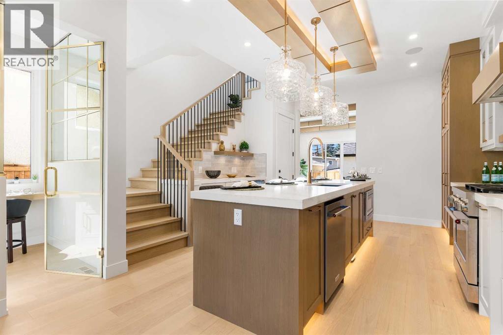 1425 44 Street SW, Calgary, Alberta  T3C 2A7 - Photo 3 - A2291538