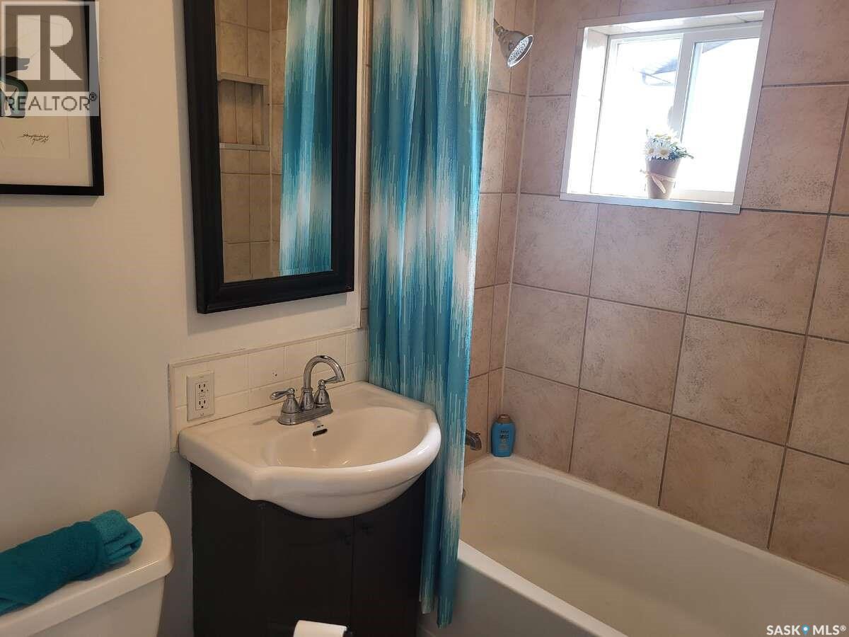 1066 5th Avenue Nw, Moose Jaw, Saskatchewan  S6H 1K8 - Photo 10 - SK033592