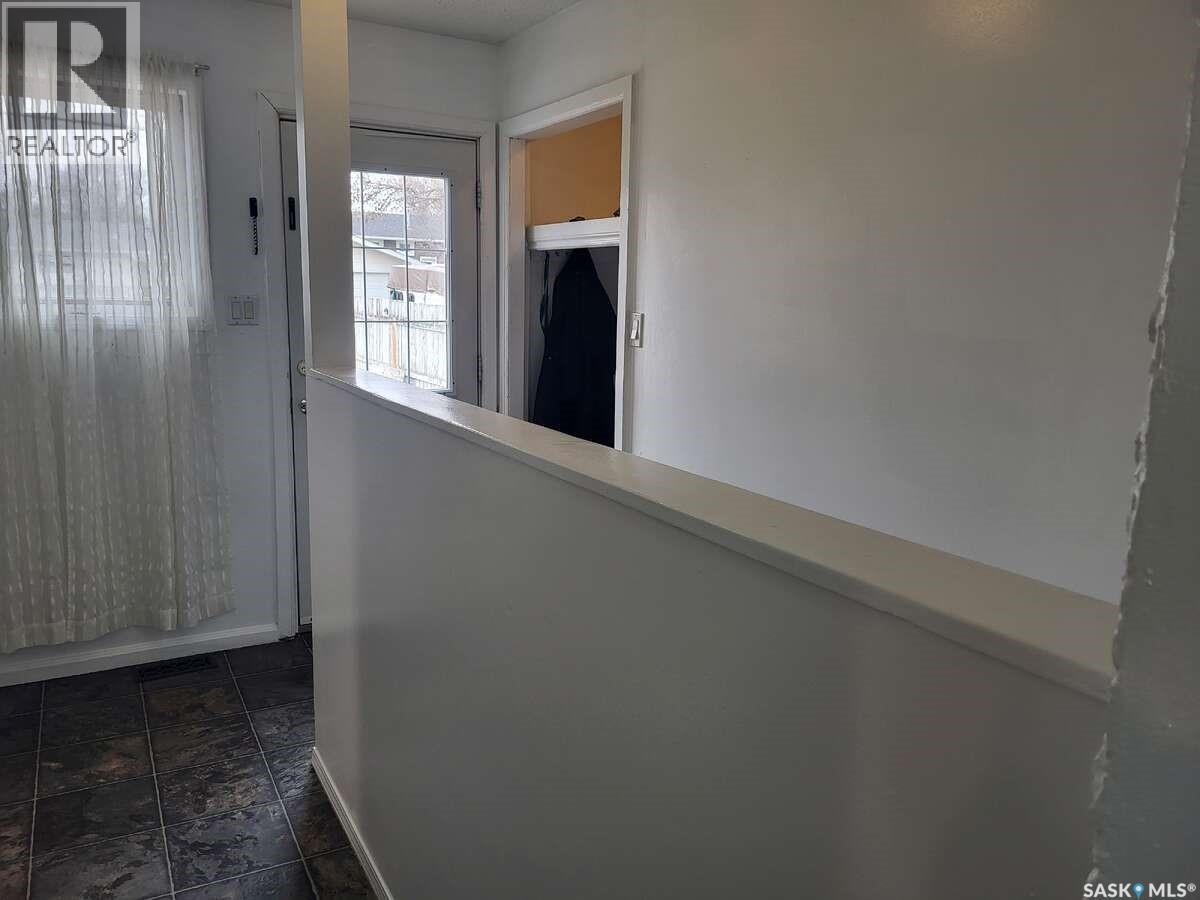 1066 5th Avenue Nw, Moose Jaw, Saskatchewan  S6H 1K8 - Photo 15 - SK033592