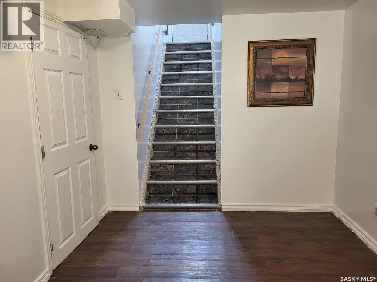 1066 5th Avenue Nw, Moose Jaw, Saskatchewan  S6H 1K8 - Photo 17 - SK033592