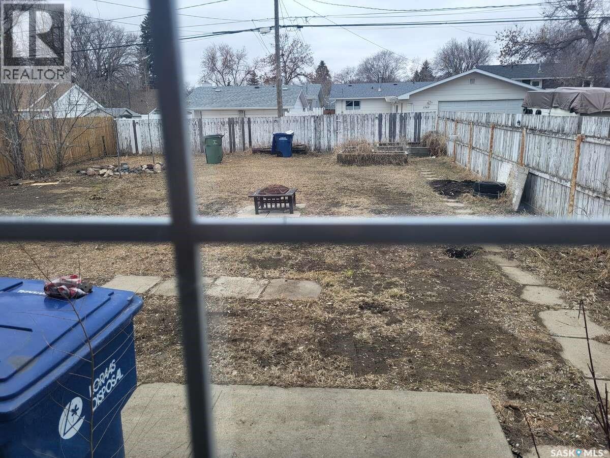 1066 5th Avenue Nw, Moose Jaw, Saskatchewan  S6H 1K8 - Photo 4 - SK033592