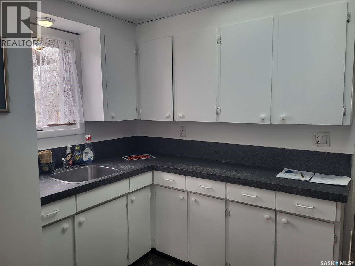 1066 5th Avenue Nw, Moose Jaw, Saskatchewan  S6H 1K8 - Photo 6 - SK033592