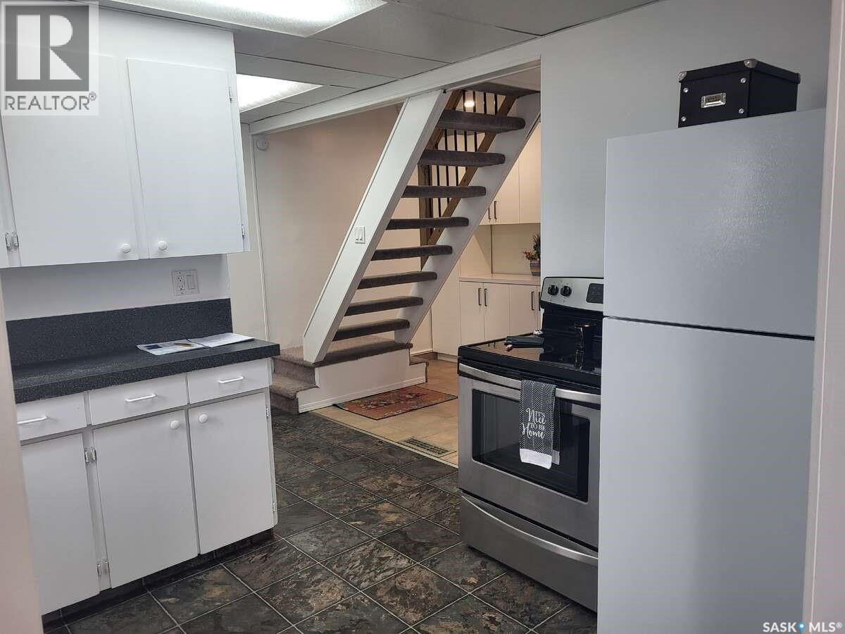 1066 5th Avenue Nw, Moose Jaw, Saskatchewan  S6H 1K8 - Photo 7 - SK033592