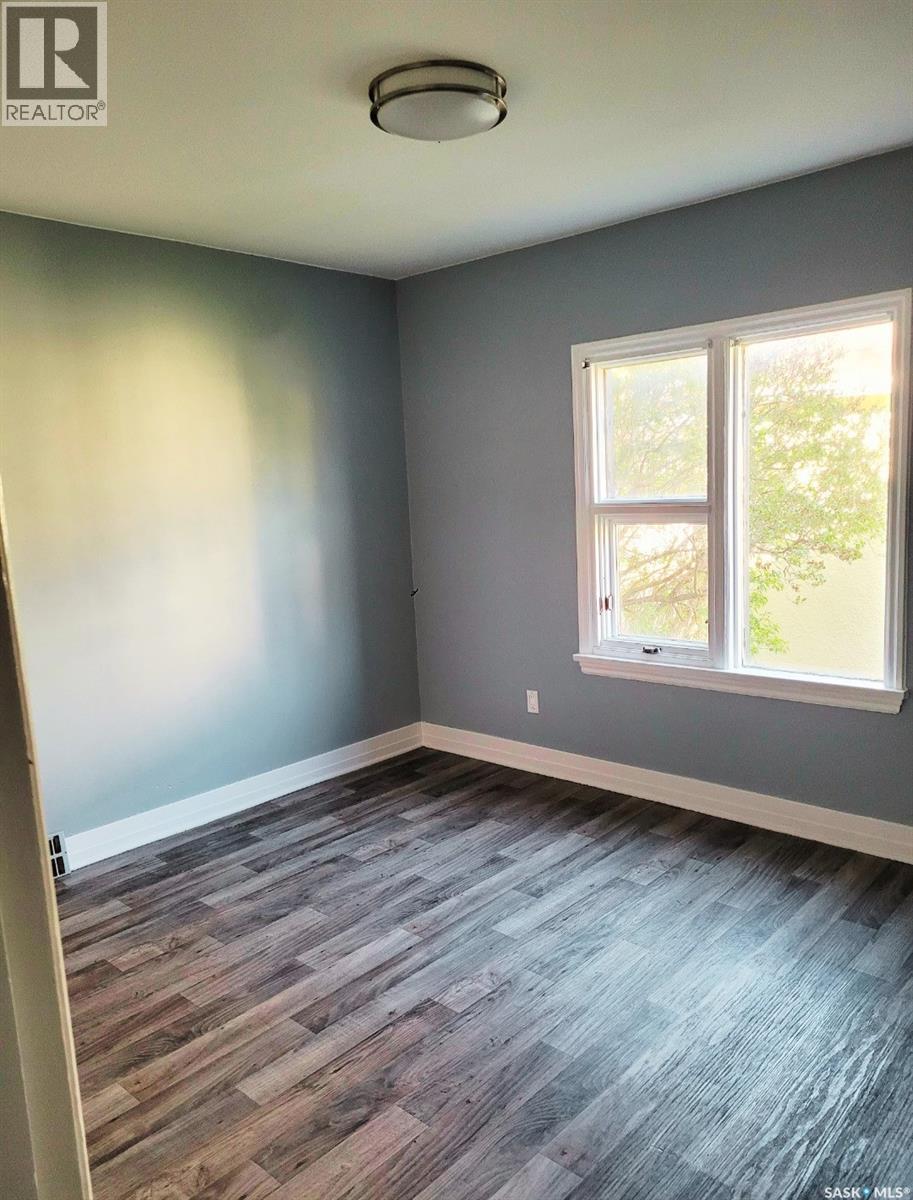 211 Broadway Street W, Yorkton, Saskatchewan  S3N 0M9 - Photo 3 - SK033584