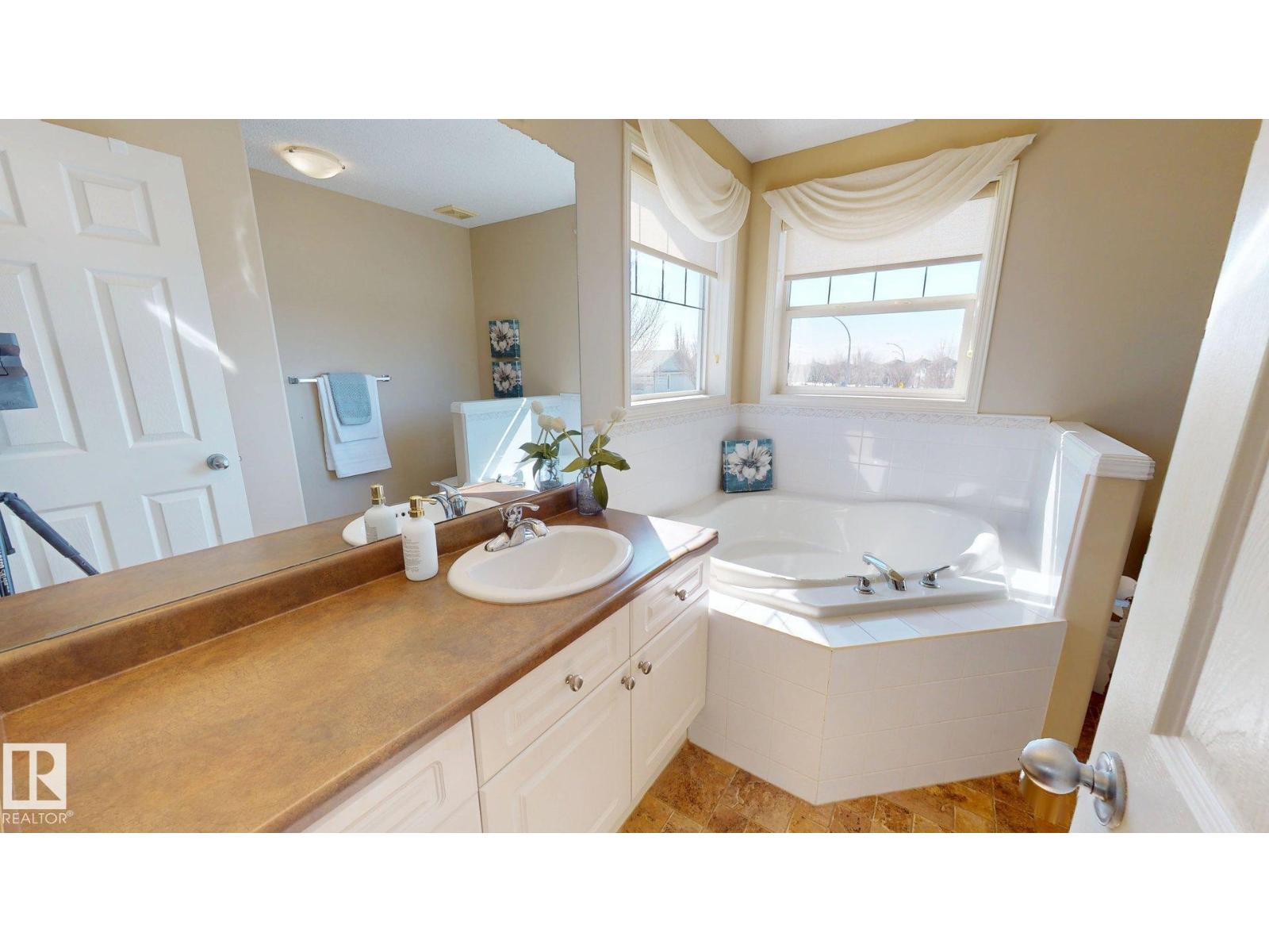 8704 175 Av Nw, Edmonton, Alberta  T5Z 3Z3 - Photo 14 - E4483434