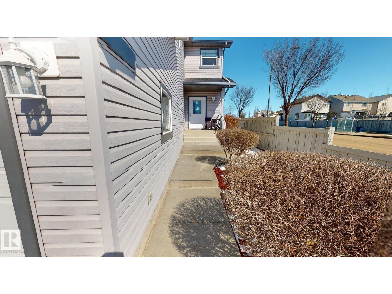 8704 175 Av Nw, Edmonton, Alberta  T5Z 3Z3 - Photo 2 - E4483434