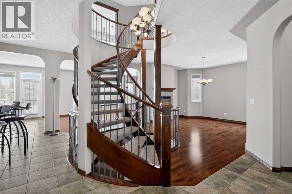 70 Panatella Circle NW, Calgary, Alberta  T3K 5Z7 - Photo 10 - A2301330