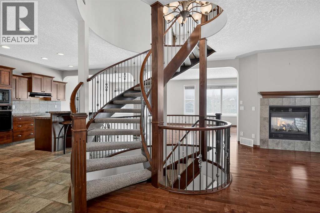 70 Panatella Circle NW, Calgary, Alberta  T3K 5Z7 - Photo 11 - A2301330