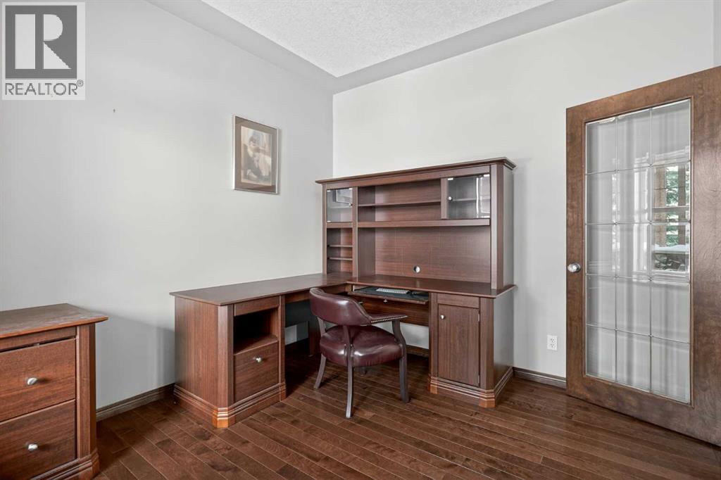 70 Panatella Circle NW, Calgary, Alberta  T3K 5Z7 - Photo 19 - A2301330