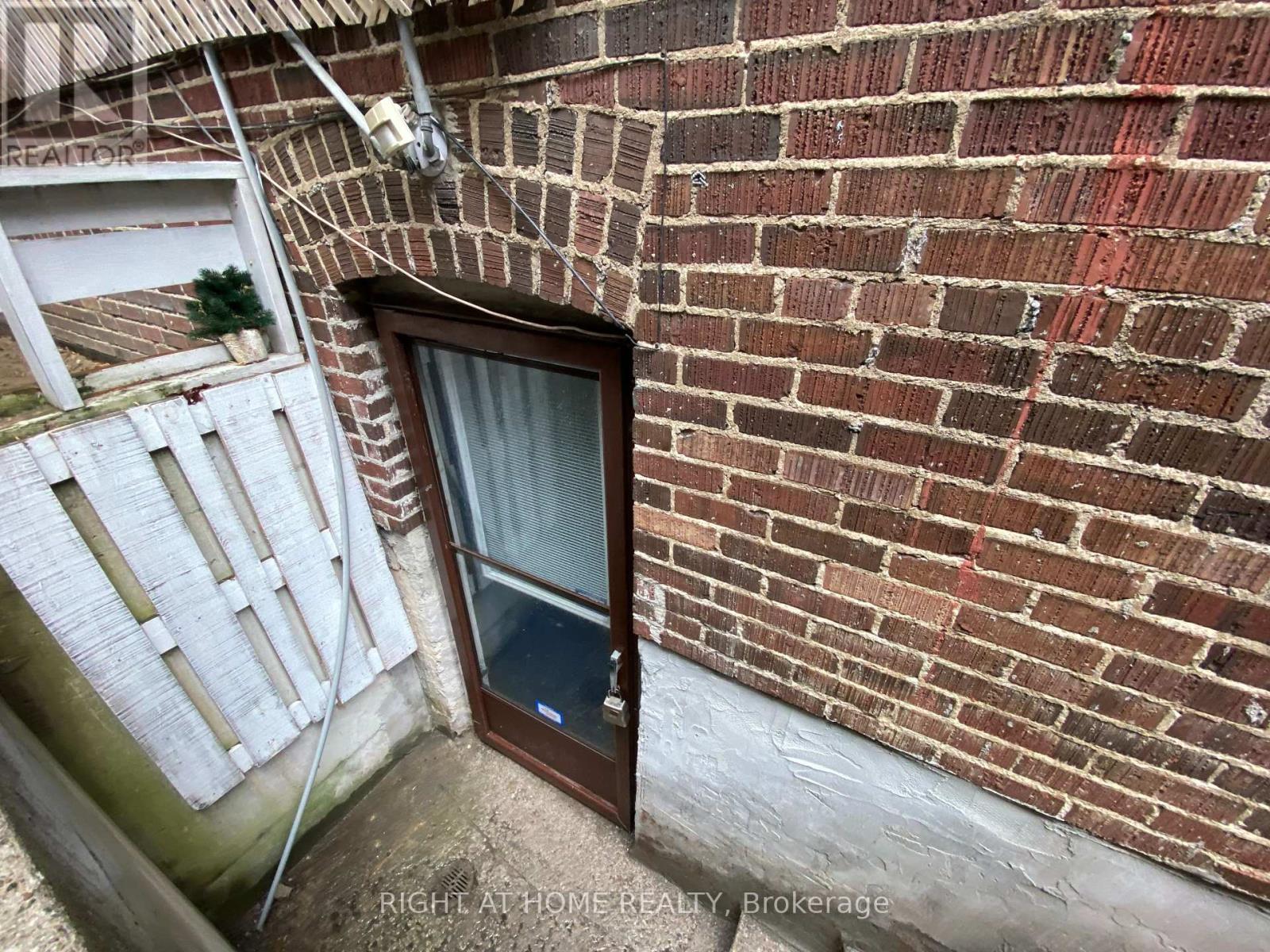 Bsmt - 1196 Avenue Road, Toronto, Ontario  M5N 2G1 - Photo 20 - C13027778
