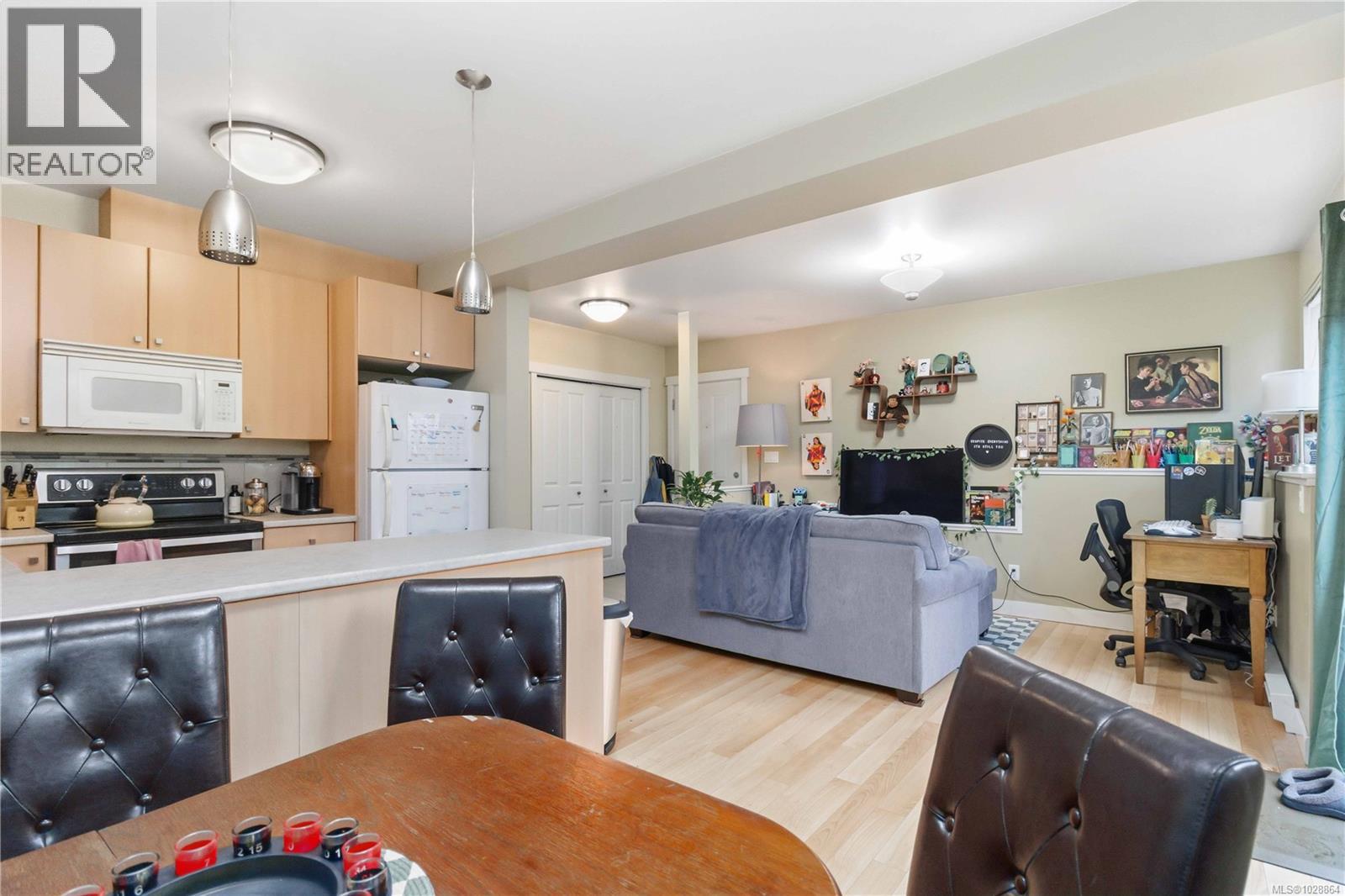 1796 Denman St, Victoria, British Columbia  V8R 1Y4 - Photo 11 - 1028864