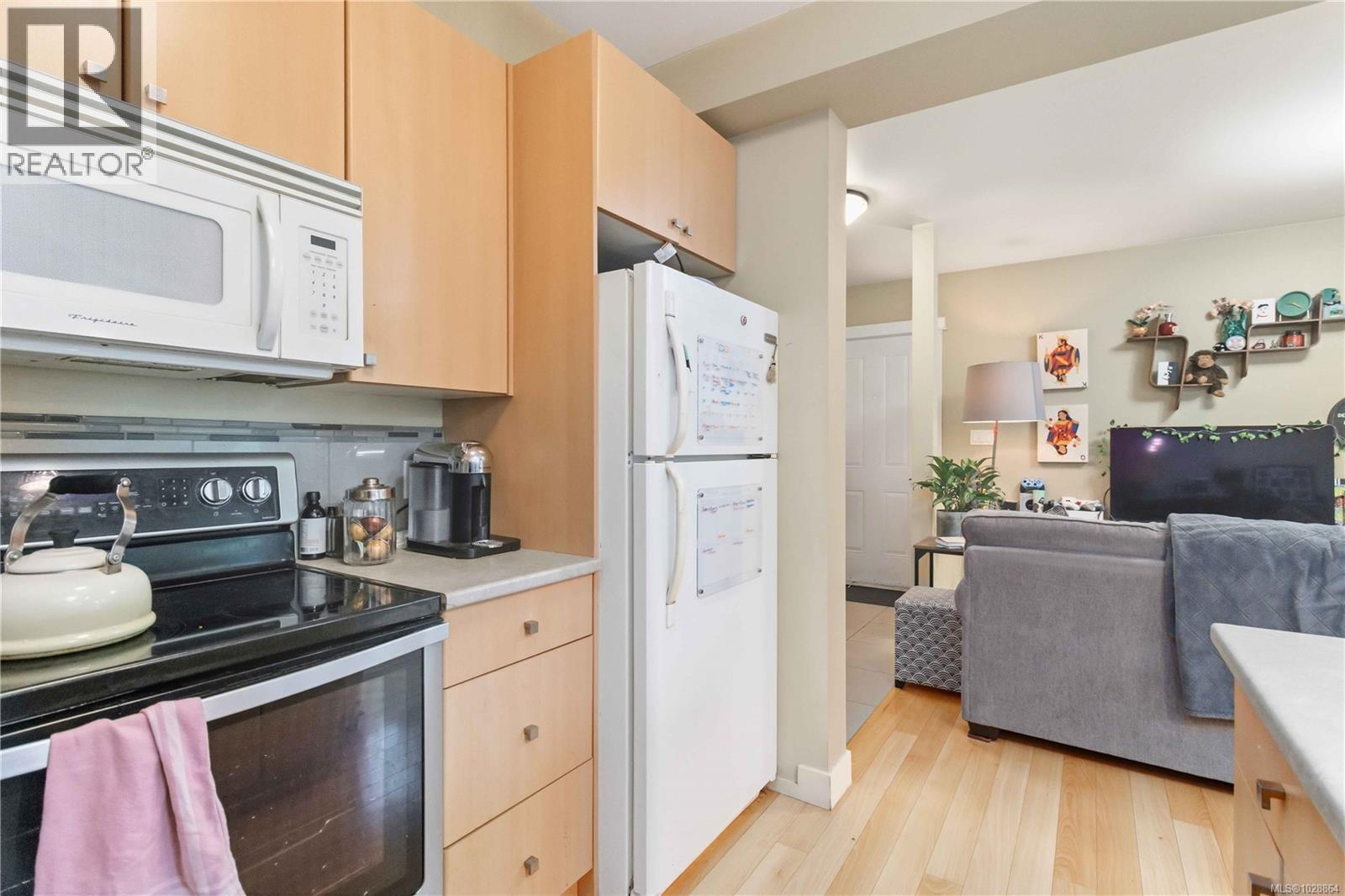 1796 Denman St, Victoria, British Columbia  V8R 1Y4 - Photo 15 - 1028864