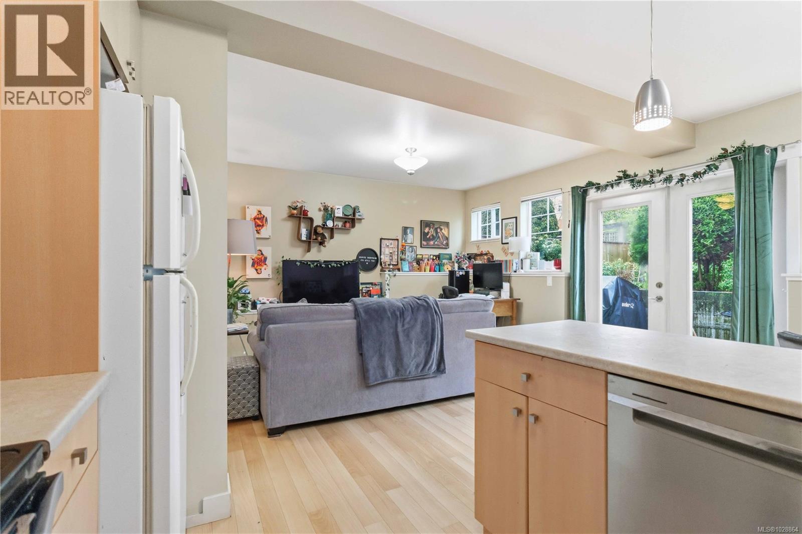 1796 Denman St, Victoria, British Columbia  V8R 1Y4 - Photo 16 - 1028864