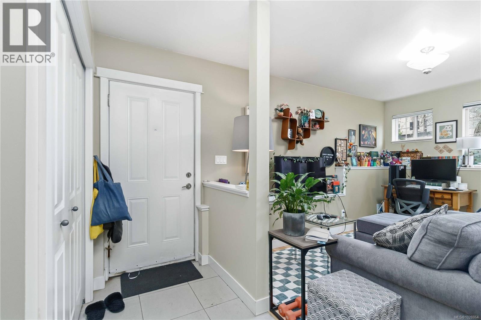 1796 Denman St, Victoria, British Columbia  V8R 1Y4 - Photo 4 - 1028864