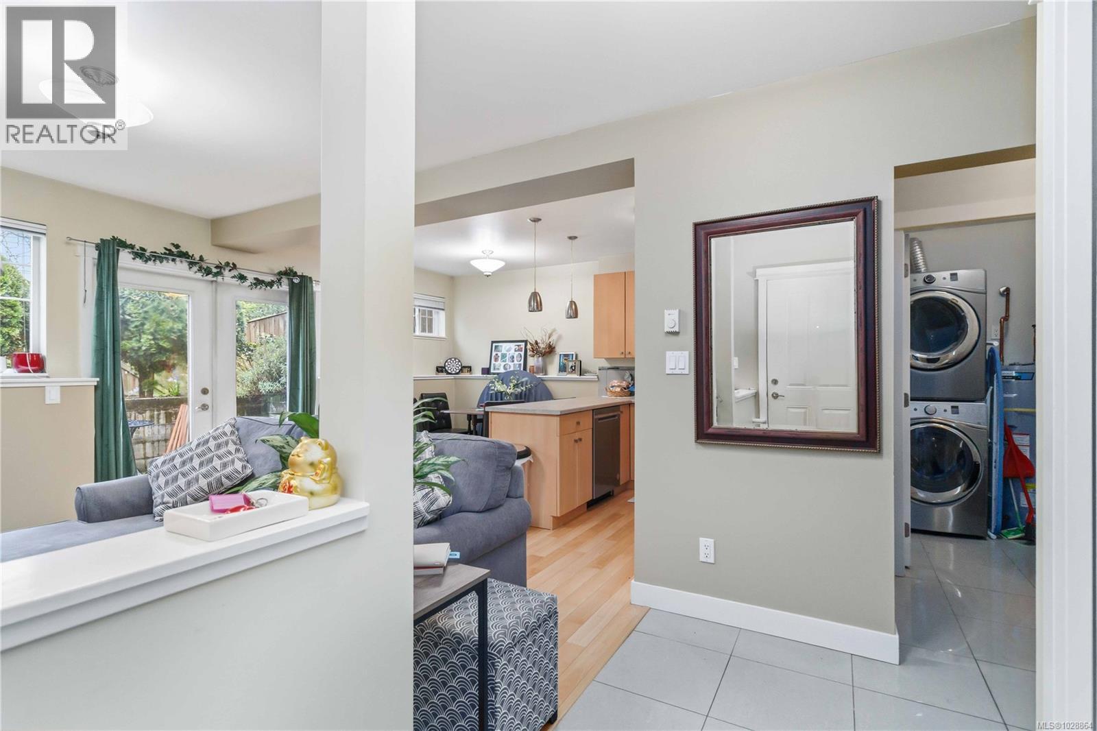 1796 Denman St, Victoria, British Columbia  V8R 1Y4 - Photo 5 - 1028864