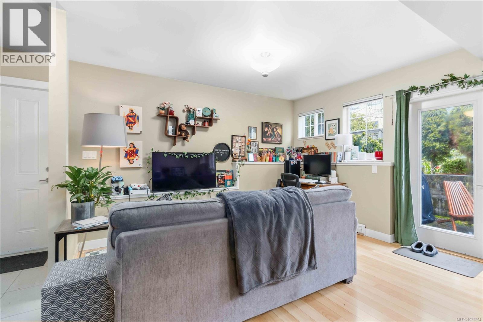 1796 Denman St, Victoria, British Columbia  V8R 1Y4 - Photo 6 - 1028864