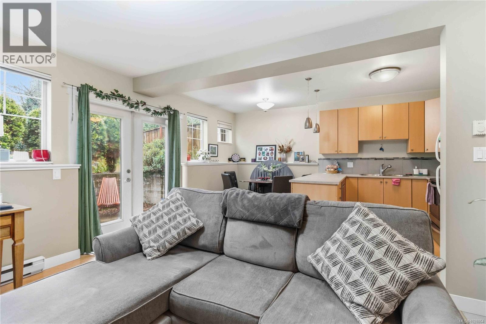 1796 Denman St, Victoria, British Columbia  V8R 1Y4 - Photo 9 - 1028864