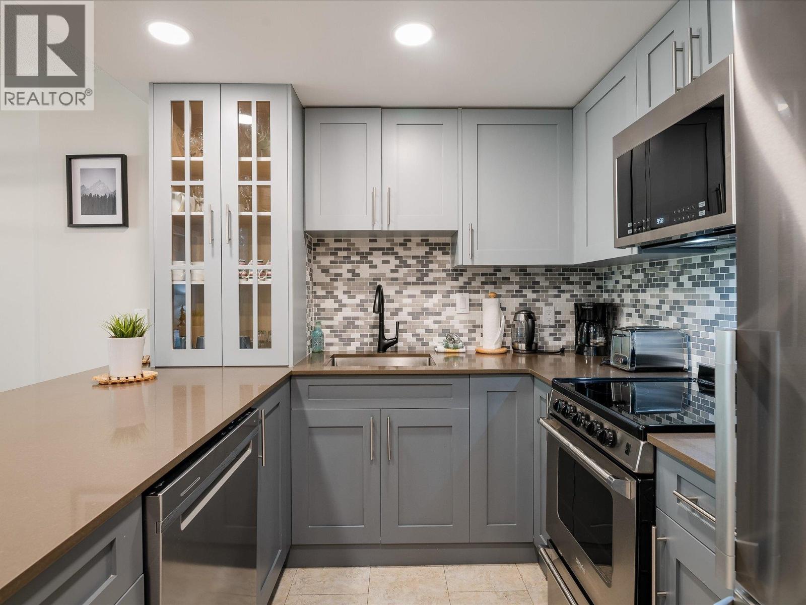 415 4910 Spearhead Place, Whistler, British Columbia  V0N 1B4 - Photo 10 - R3114340