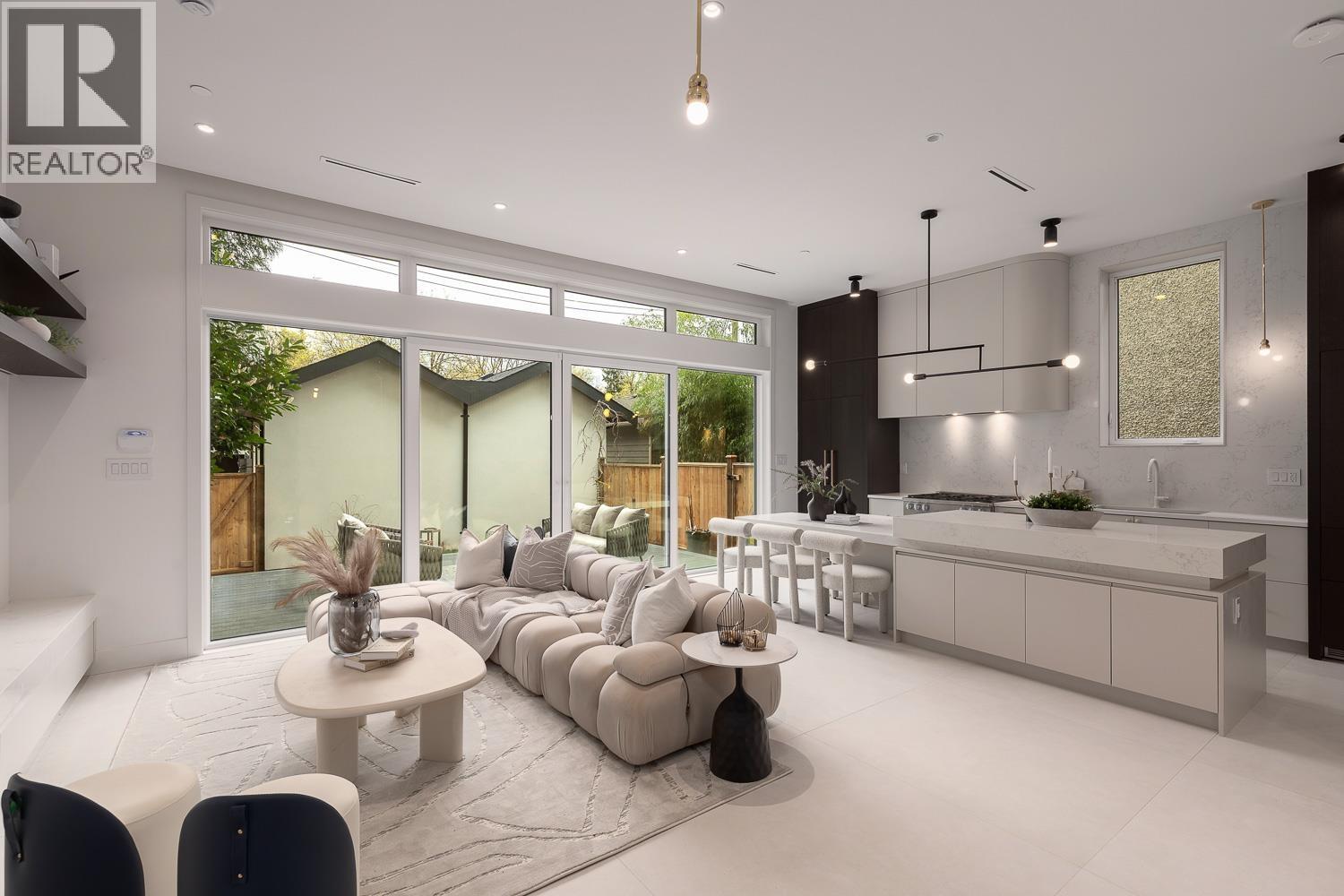 2 3617 W 12th Avenue, Vancouver, British Columbia  V6R 2N5 - Photo 2 - R3112598