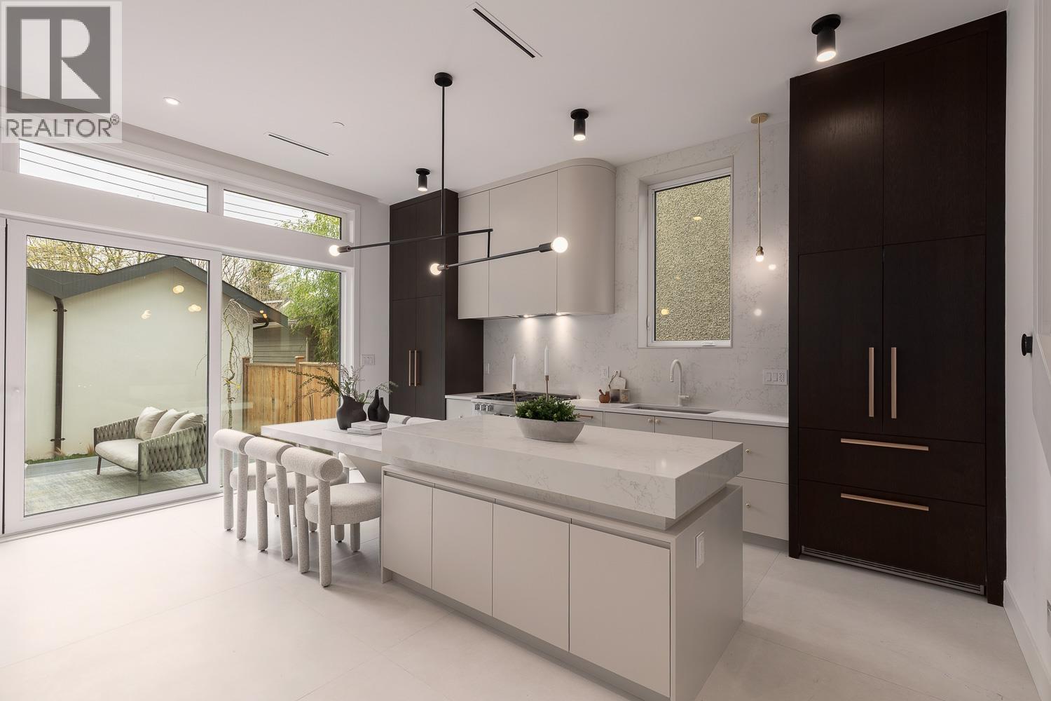 2 3617 W 12th Avenue, Vancouver, British Columbia  V6R 2N5 - Photo 4 - R3112598