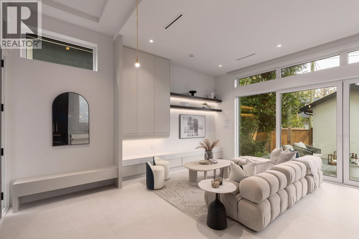 2 3617 W 12th Avenue, Vancouver, British Columbia  V6R 2N5 - Photo 3 - R3112598