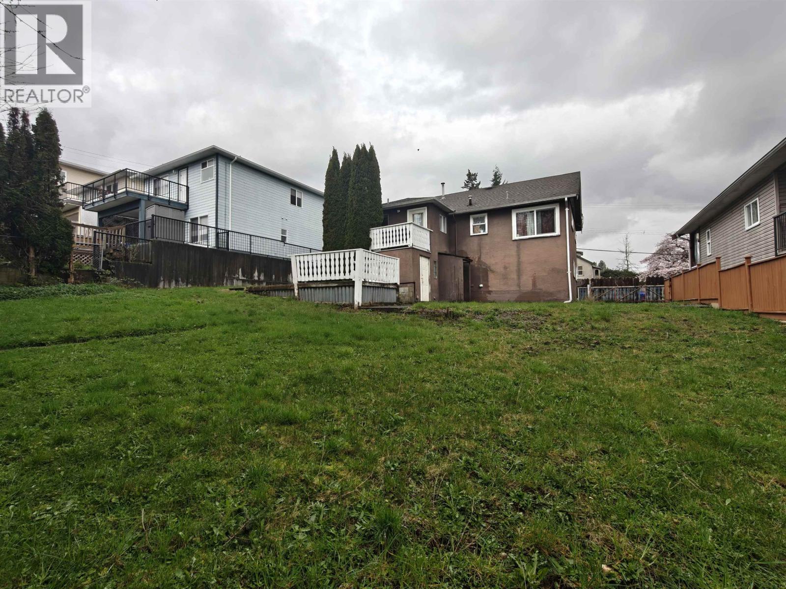370 Hospital Street, New Westminster, British Columbia  V3L 3L4 - Photo 2 - R3114333