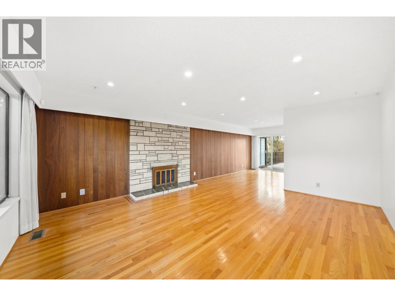 532 W 64th Avenue, Vancouver, British Columbia  V6P 2K9 - Photo 2 - R3114353