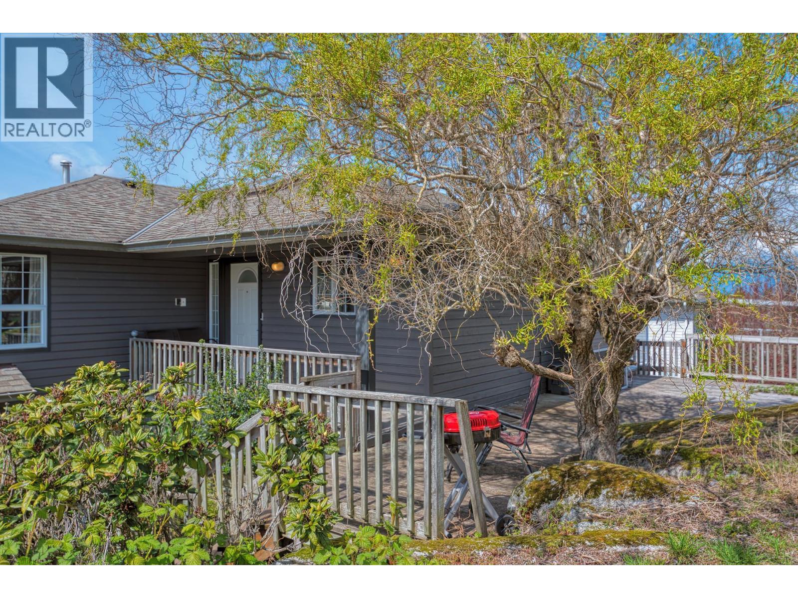 5796 Trail Avenue, Sechelt, British Columbia  V7Z 0L8 - Photo 11 - R3114356