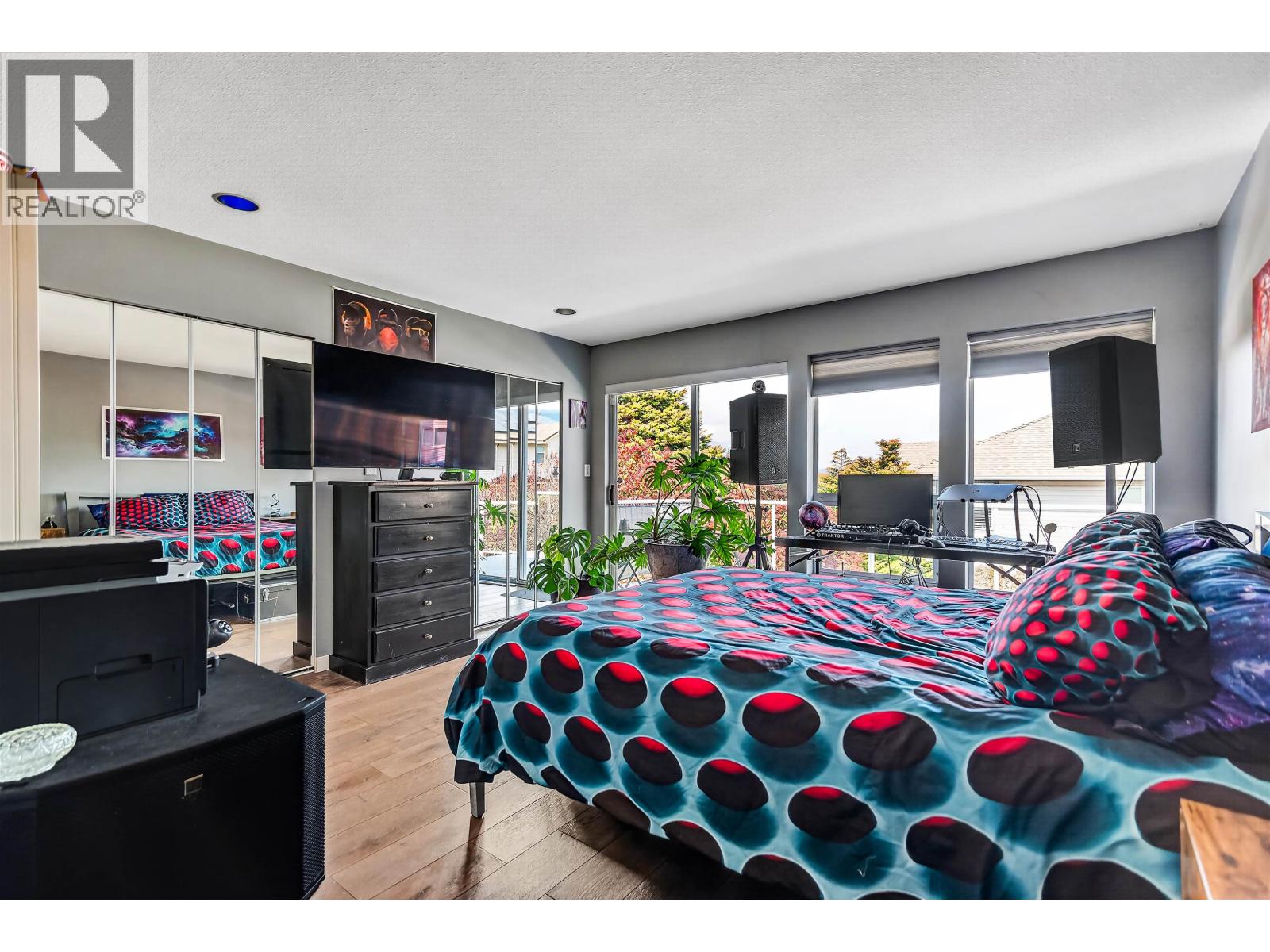 5796 Trail Avenue, Sechelt, British Columbia  V7Z 0L8 - Photo 31 - R3114356