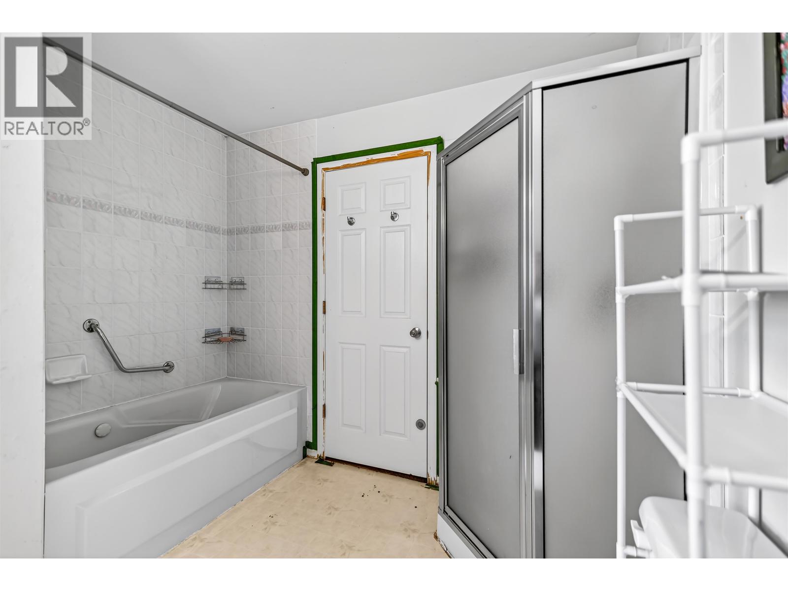 5796 Trail Avenue, Sechelt, British Columbia  V7Z 0L8 - Photo 35 - R3114356