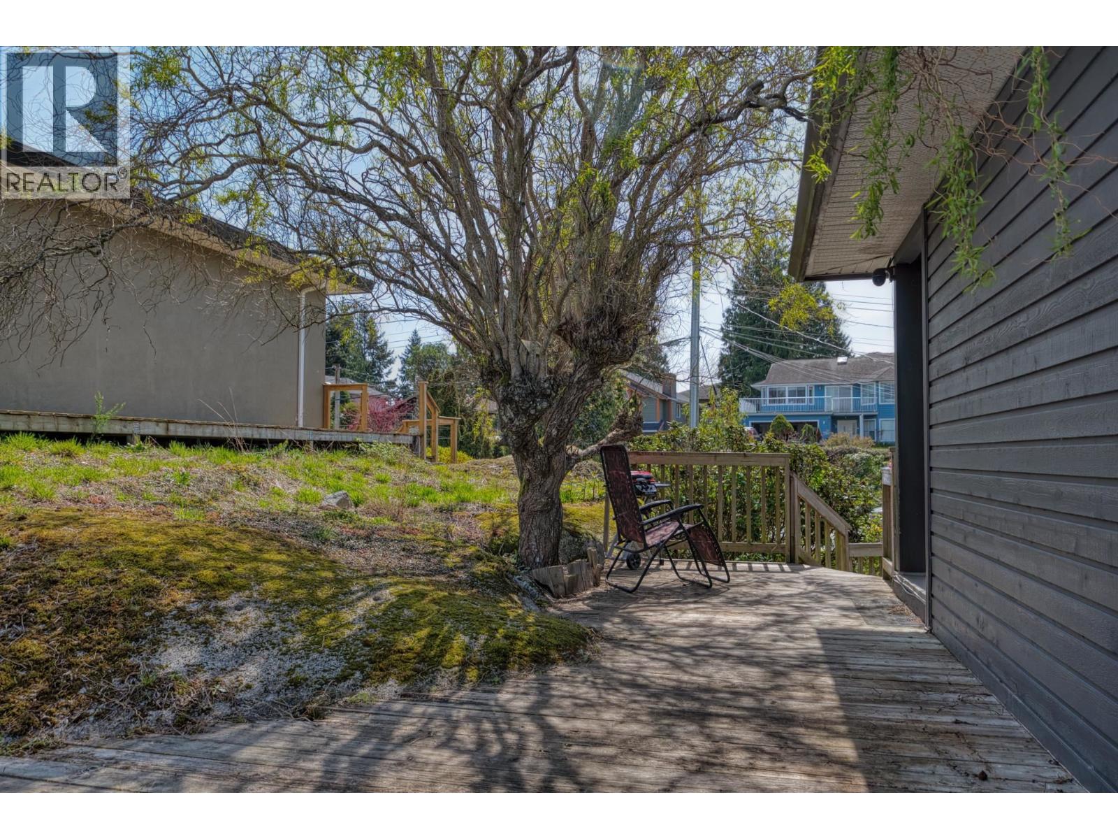 5796 Trail Avenue, Sechelt, British Columbia  V7Z 0L8 - Photo 8 - R3114356