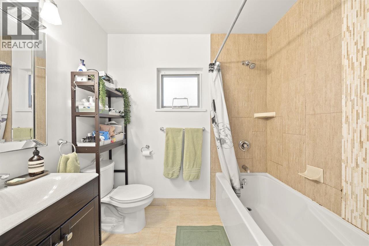 2452 2472-2492 Balsam Street, Vancouver, British Columbia  V6K 3N1 - Photo 25 - R3114362