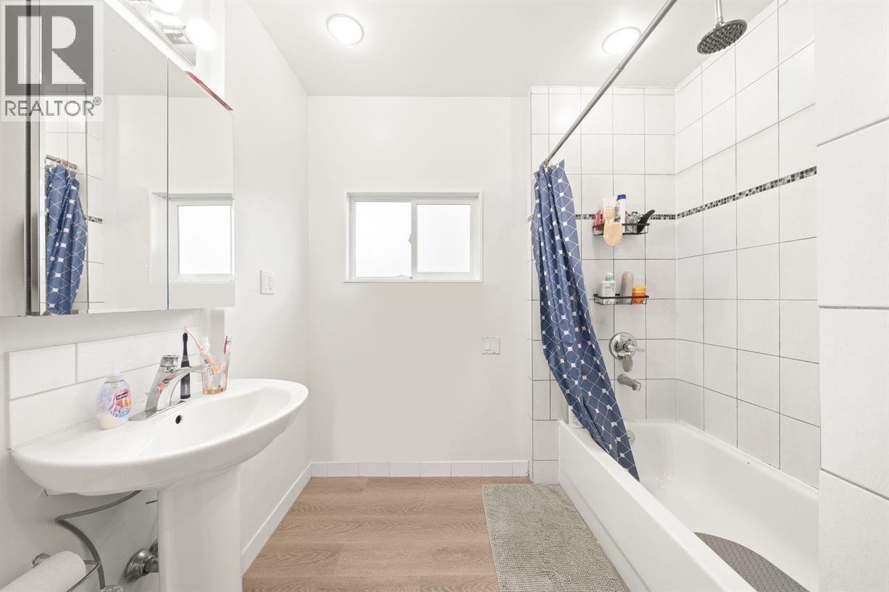 2452 2472-2492 Balsam Street, Vancouver, British Columbia  V6K 3N1 - Photo 37 - R3114362