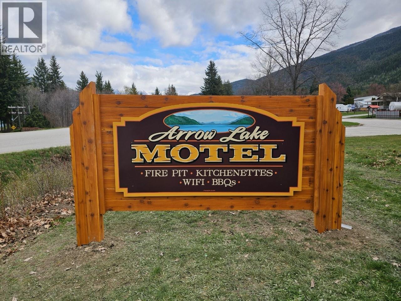 101 Oak Street, Fauquier, British Columbia  V0G 1K0 - Photo 2 - 10333123