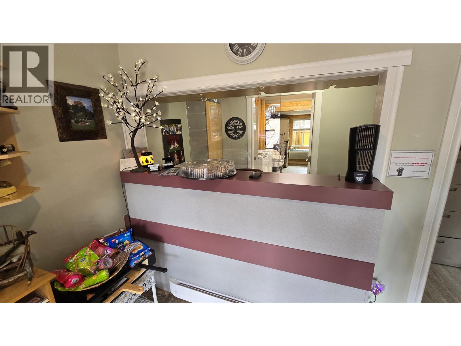 101 Oak Street, Fauquier, British Columbia  V0G 1K0 - Photo 5 - 10333123