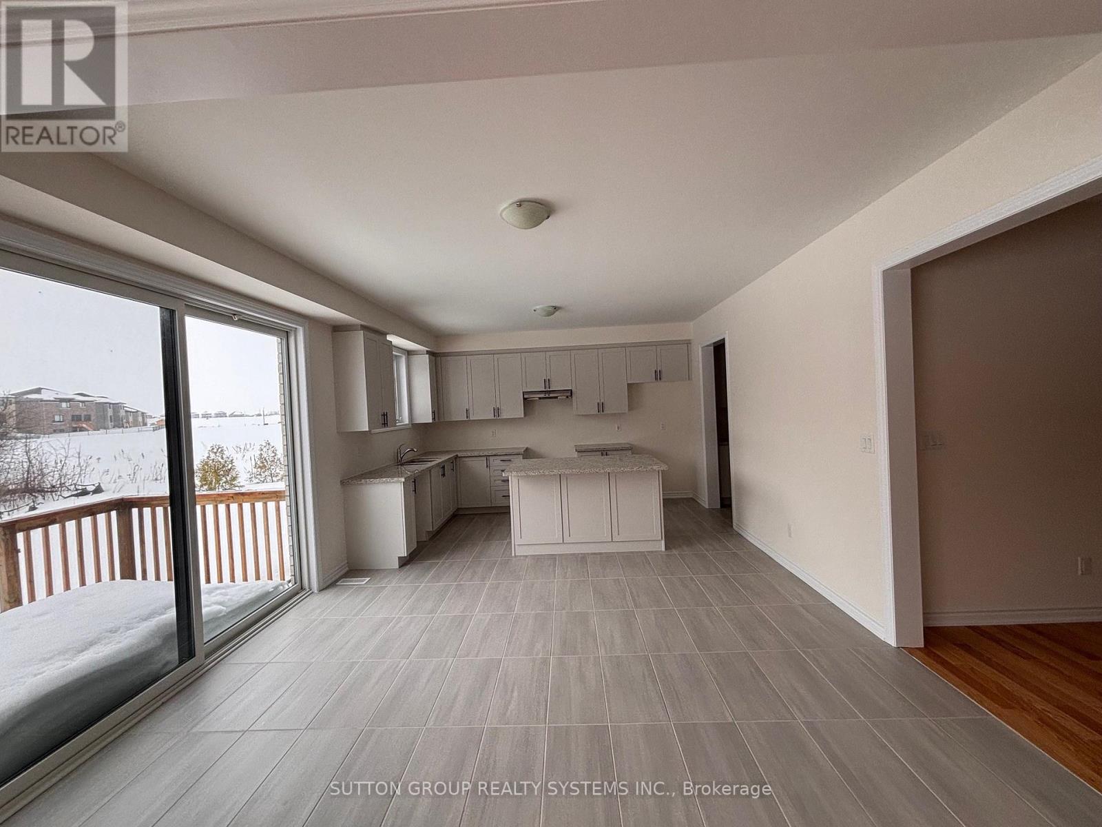 30 Rosanne Circle, Wasaga Beach, Ontario  L9Z 0N3 - Photo 5 - S13027772