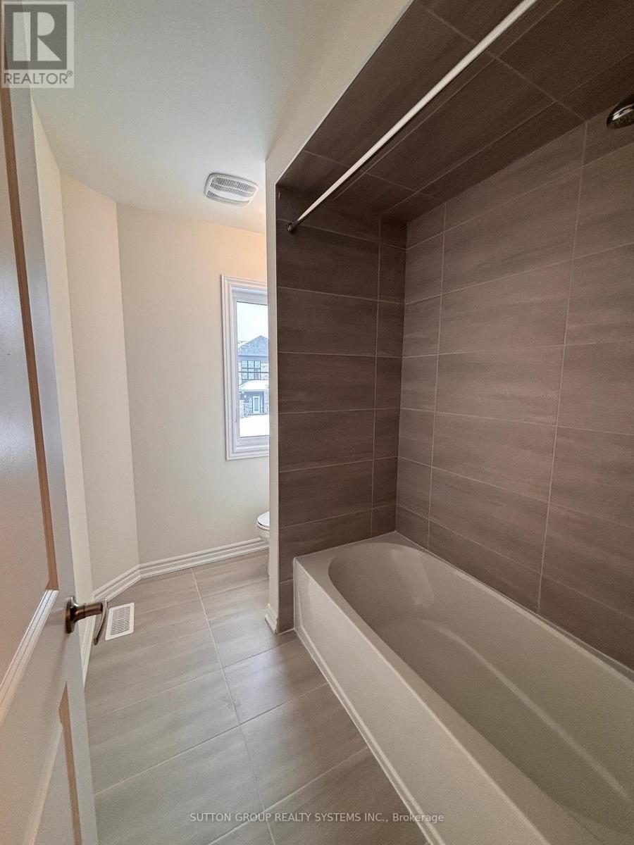 30 Rosanne Circle, Wasaga Beach, Ontario  L9Z 0N3 - Photo 7 - S13027772