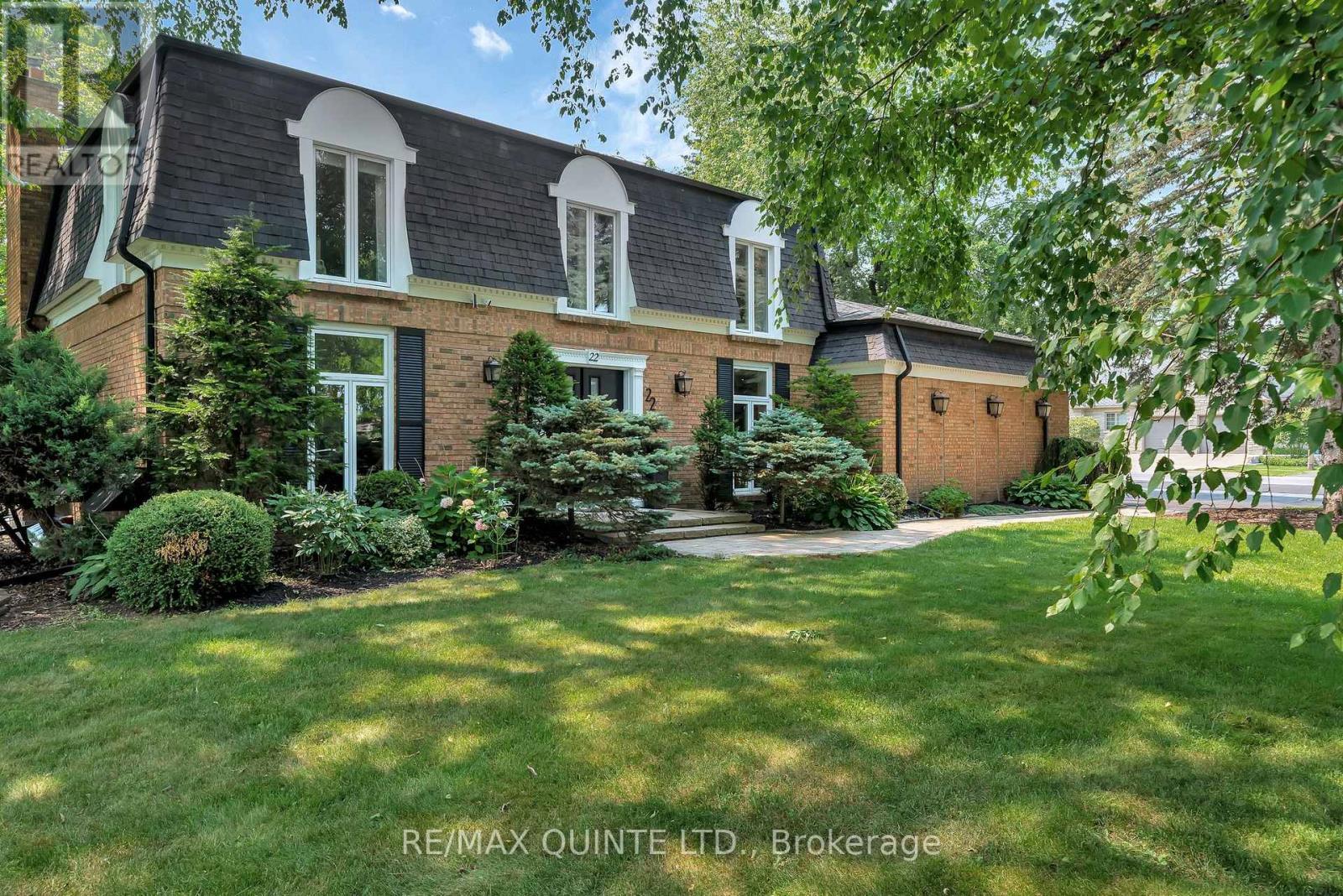 22 FOREST HILL CRESCENT, Belleville, Ontario