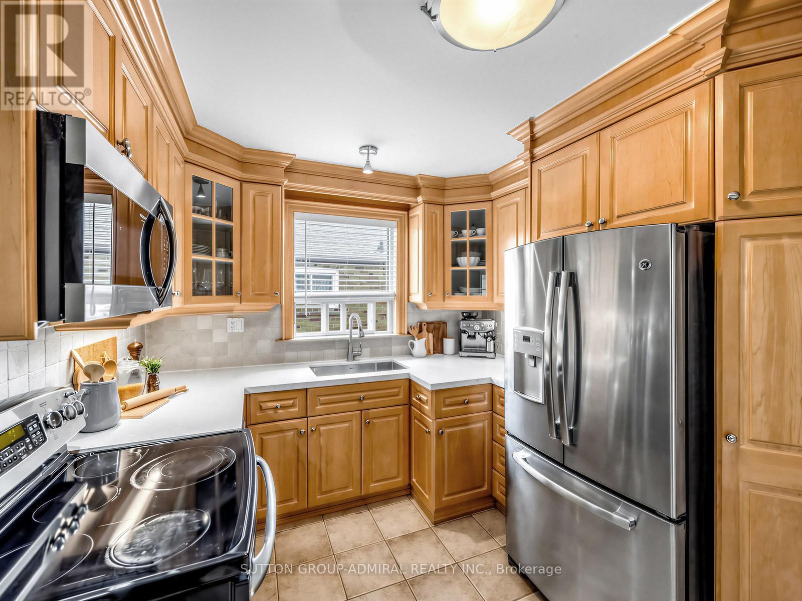 24 Billingham Road, Toronto, Ontario  M9B 3X1 - Photo 13 - W13027768