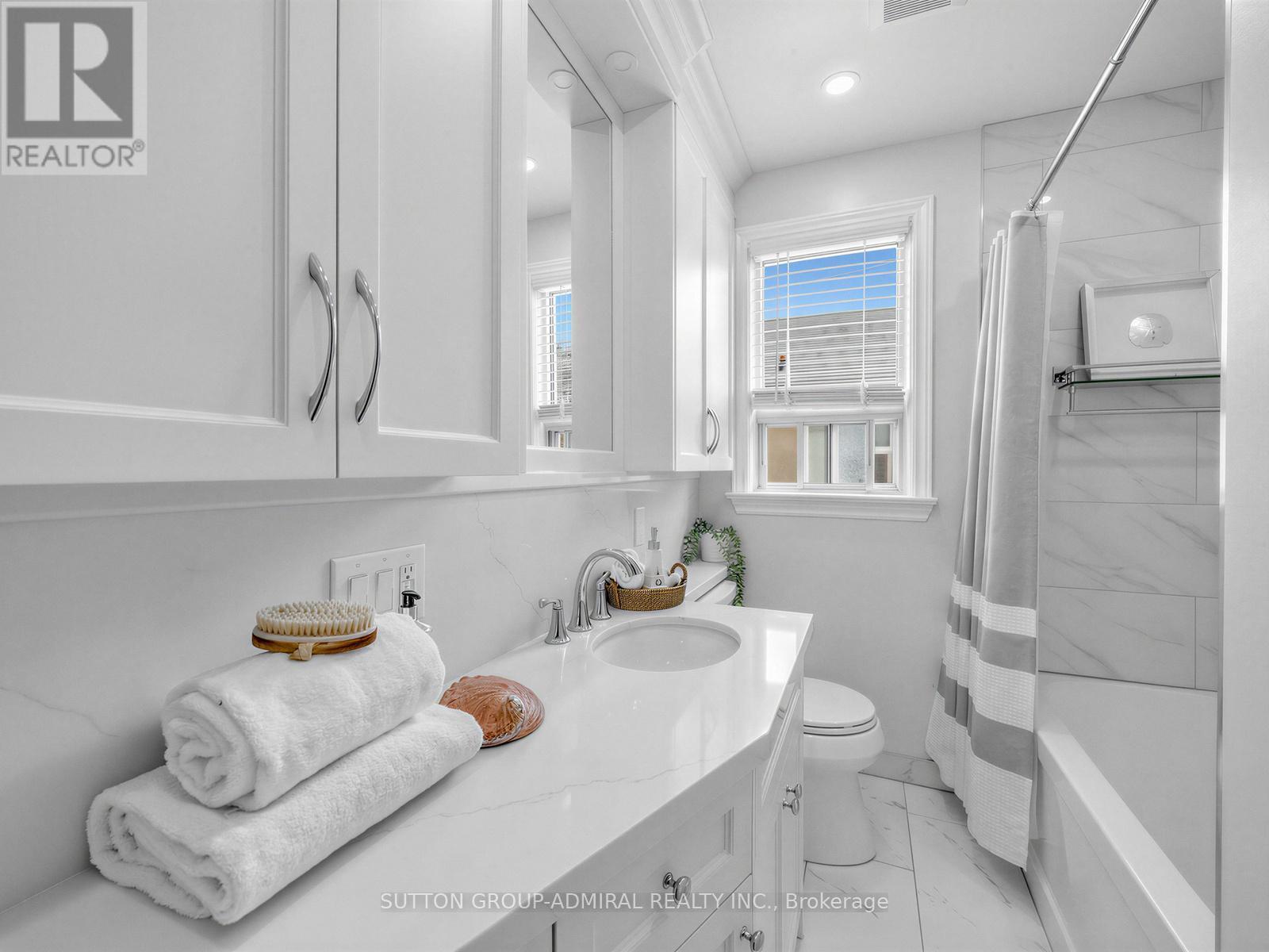 24 Billingham Road, Toronto, Ontario  M9B 3X1 - Photo 19 - W13027768