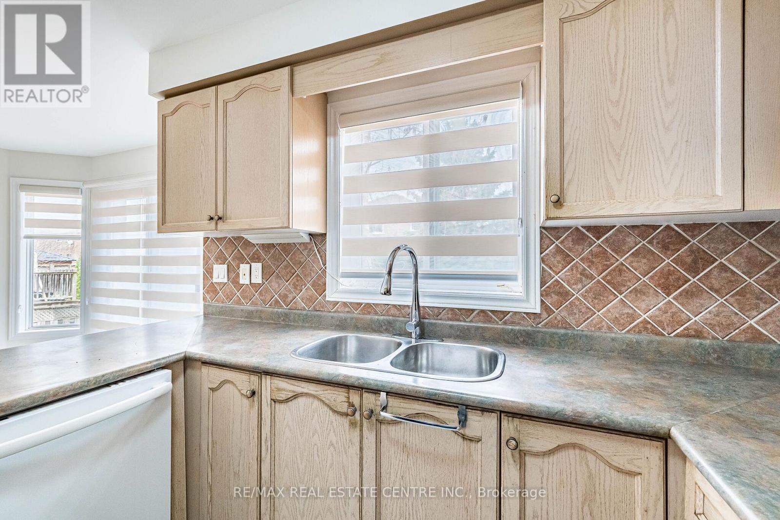 3469 Old Orchard Park Drive, Mississauga (Fairview), Ontario  L5B 4E1 - Photo 16 - W13027804