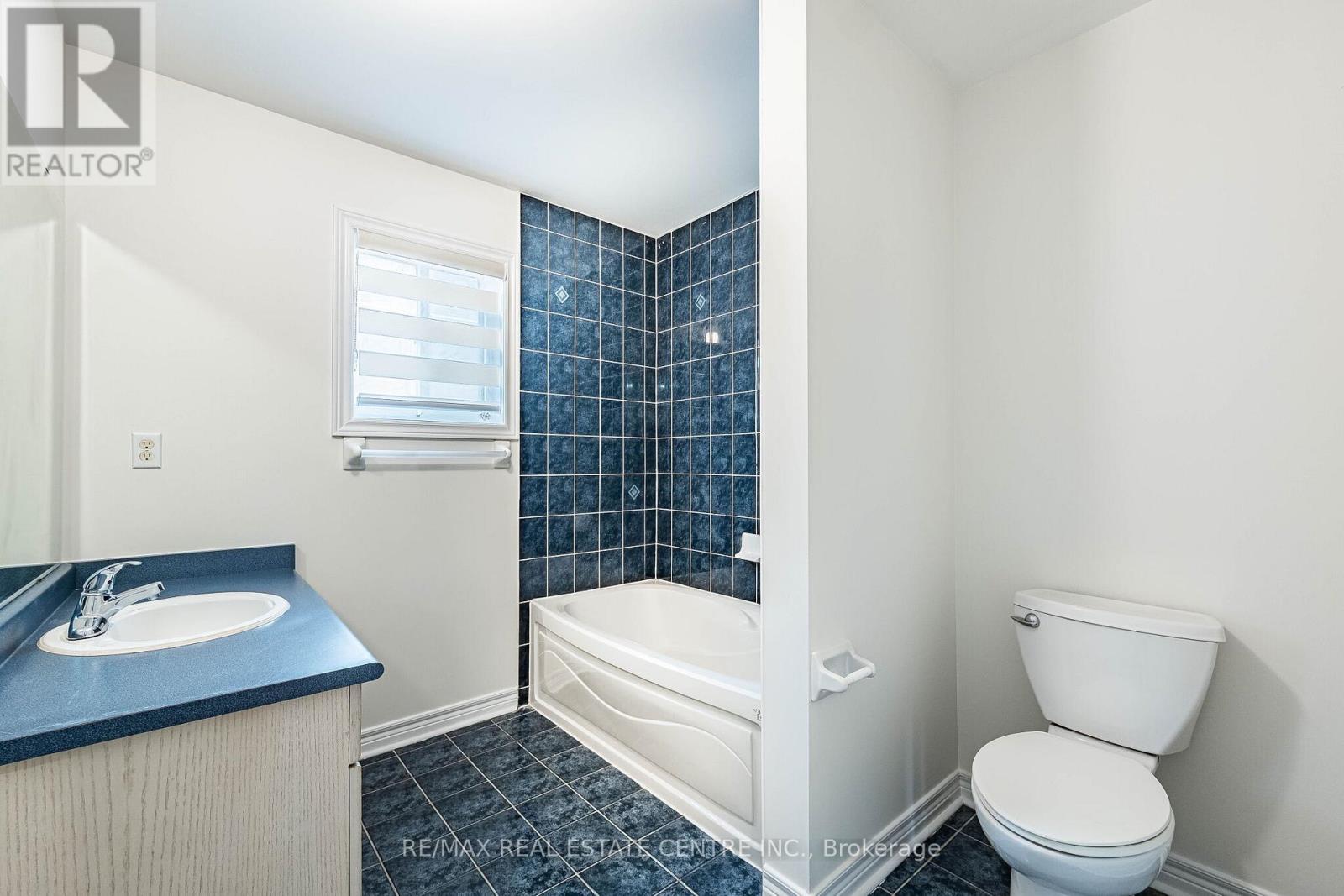 3469 Old Orchard Park Drive, Mississauga (Fairview), Ontario  L5B 4E1 - Photo 28 - W13027804