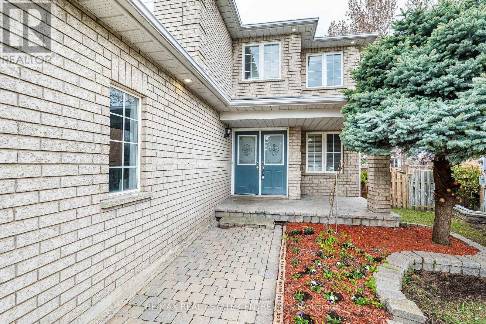 3469 Old Orchard Park Drive, Mississauga (Fairview), Ontario  L5B 4E1 - Photo 3 - W13027804