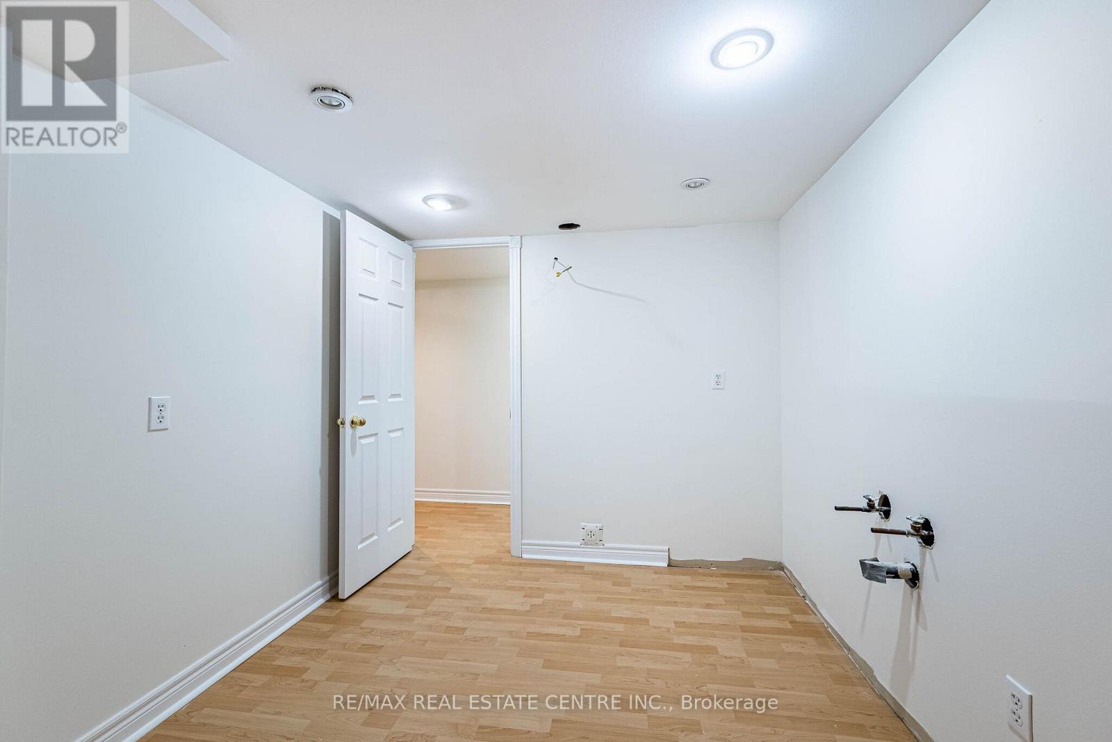 3469 Old Orchard Park Drive, Mississauga (Fairview), Ontario  L5B 4E1 - Photo 36 - W13027804