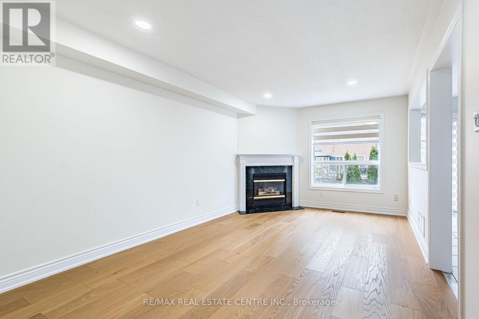 3469 Old Orchard Park Drive, Mississauga (Fairview), Ontario  L5B 4E1 - Photo 9 - W13027804