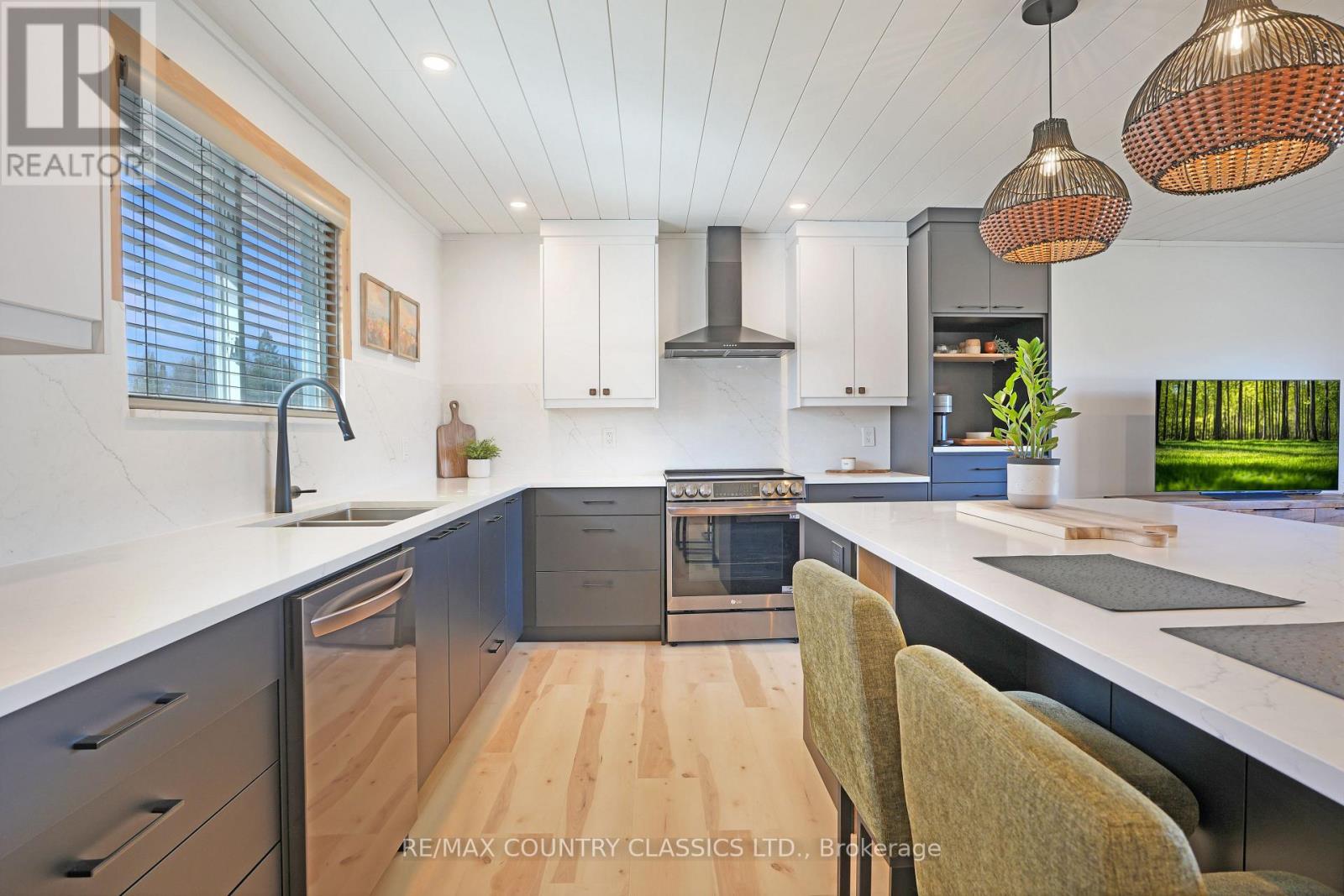 31 Sprucedale Street, Highlands East, Ontario  K0L 1M0 - Photo 12 - X13022978