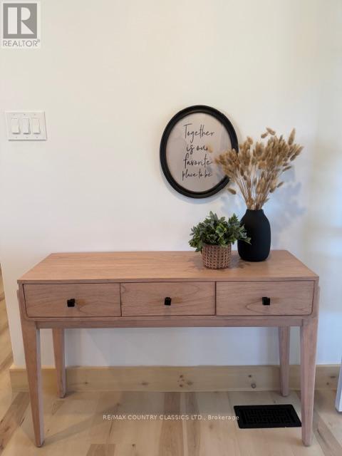 31 Sprucedale Street, Highlands East, Ontario  K0L 1M0 - Photo 8 - X13022978