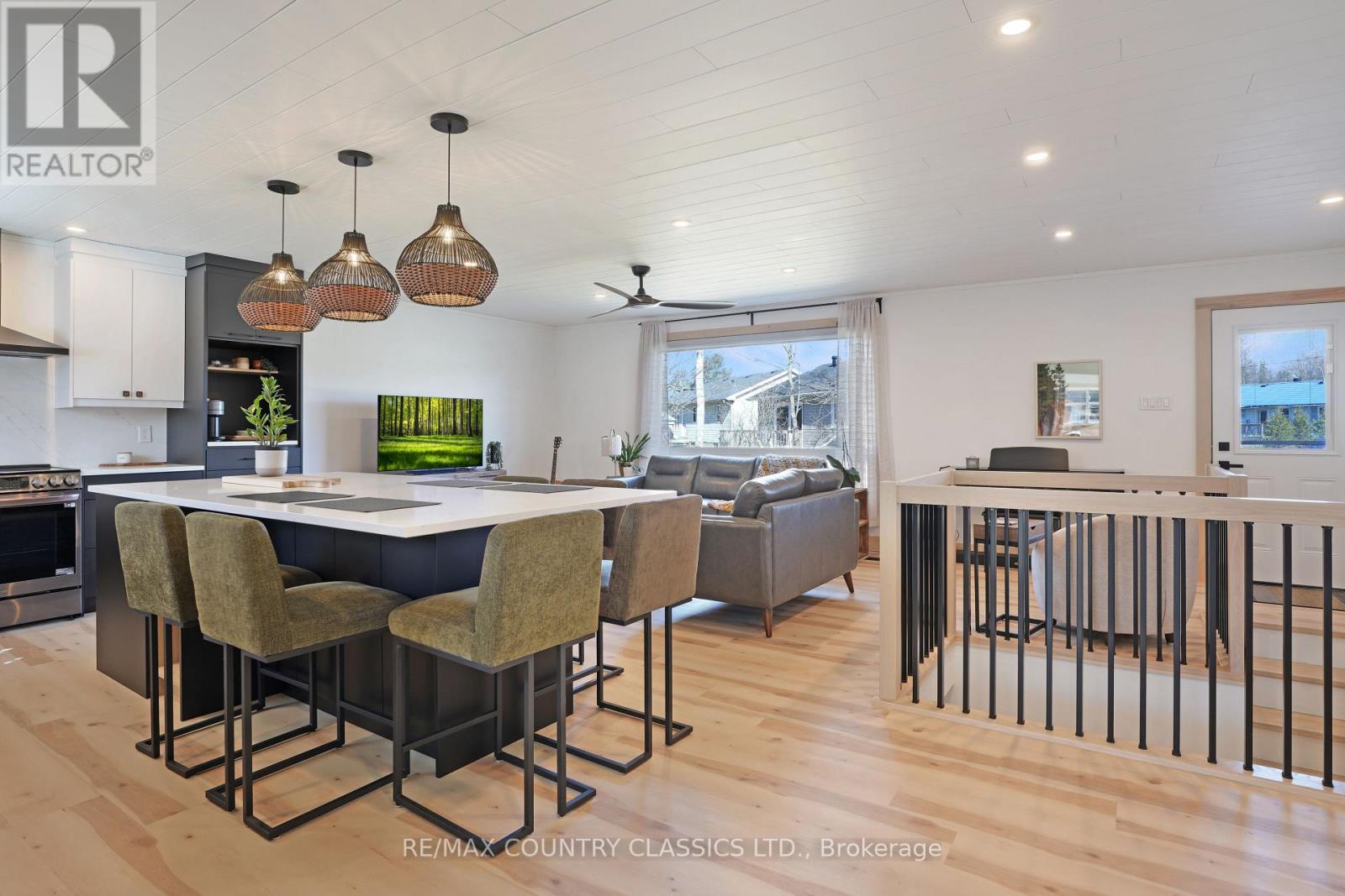 31 Sprucedale Street, Highlands East, Ontario  K0L 1M0 - Photo 9 - X13022978