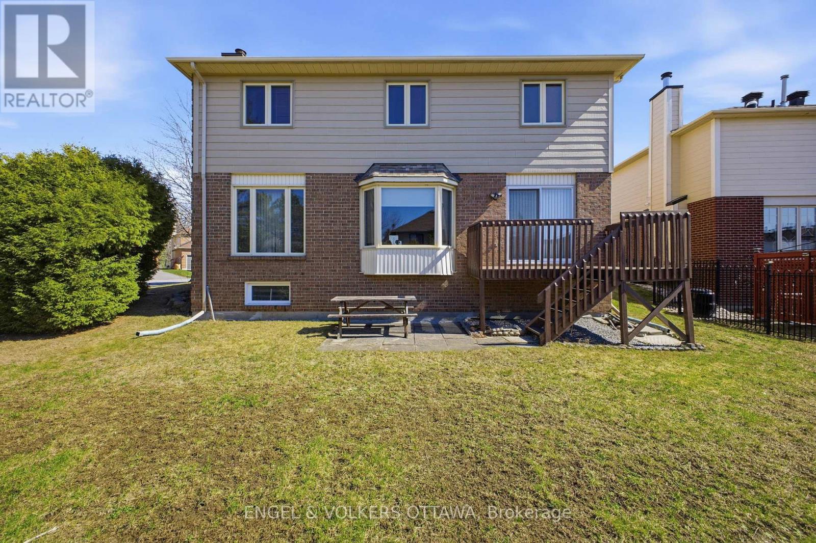 3 Balding Crescent, Ottawa, Ontario  K2K 2L4 - Photo 29 - X12980156