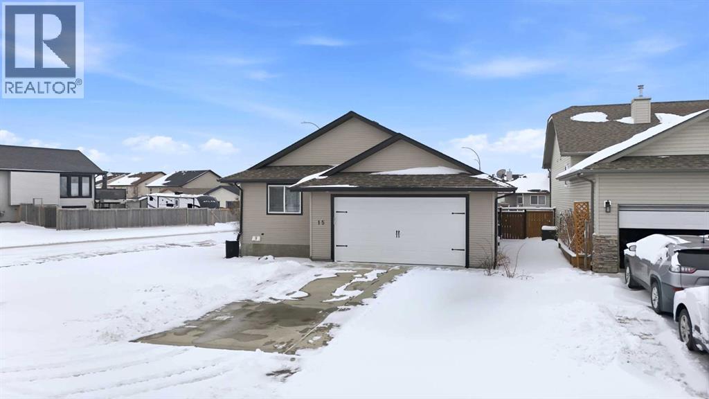 15 Logan Court, Sylvan Lake, Alberta  T4S 2P4 - Photo 3 - A2300325
